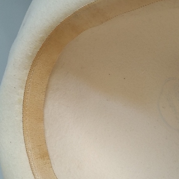 COPY - Michael Howard MISS BIERNER cream wool HAT - Picture 4 of 7